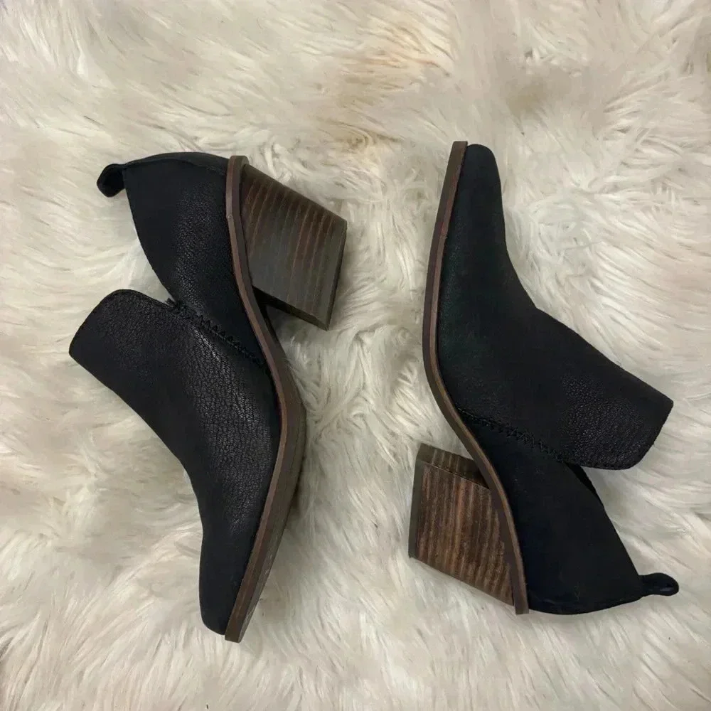 Lucky Brand Sauci Almond Toe Block Heel Leather Ankle Booties Black sz 7m